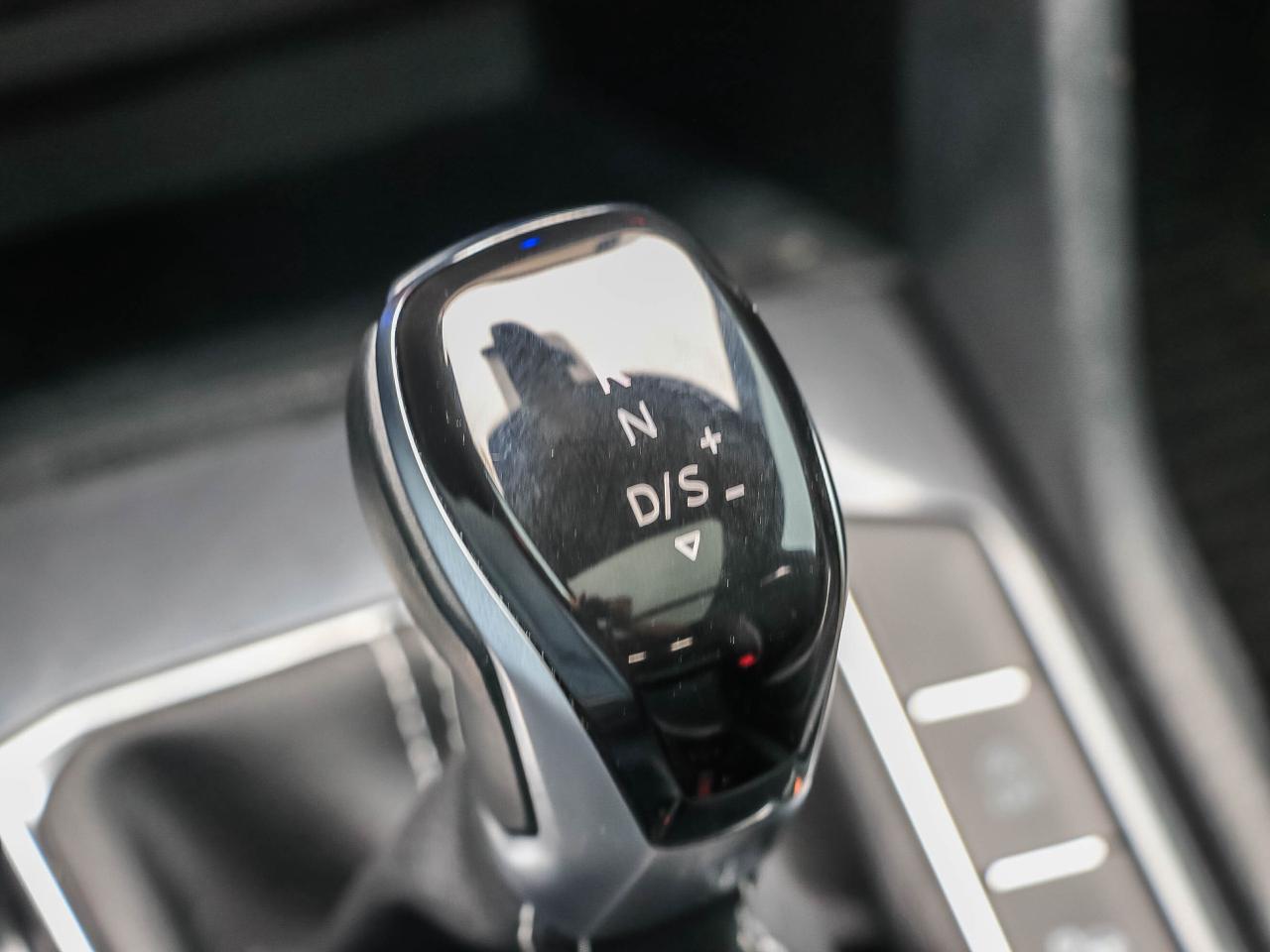 2023 Volkswagen Tiguan HIGHLINE R-LINE 4MOTION Photo