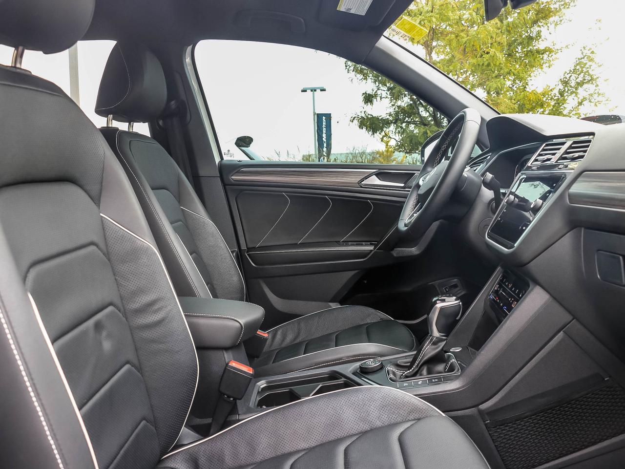 2023 Volkswagen Tiguan HIGHLINE R-LINE 4MOTION Photo