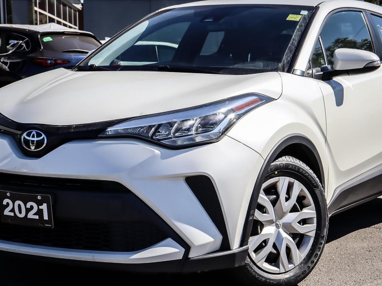 2021 Toyota C-HR XLE CLEAN CARFAX Photo