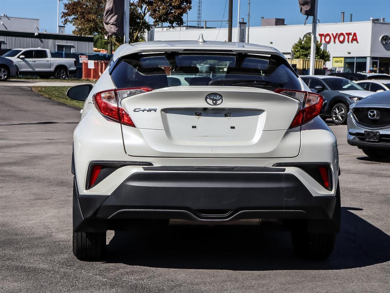 2021 Toyota C-HR XLE CLEAN CARFAX Photo