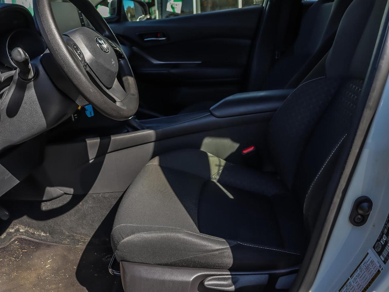 2021 Toyota C-HR XLE PREMIUM  NO ACCIDENT  APPLE CARPLAY  0 DOWN FI Photo