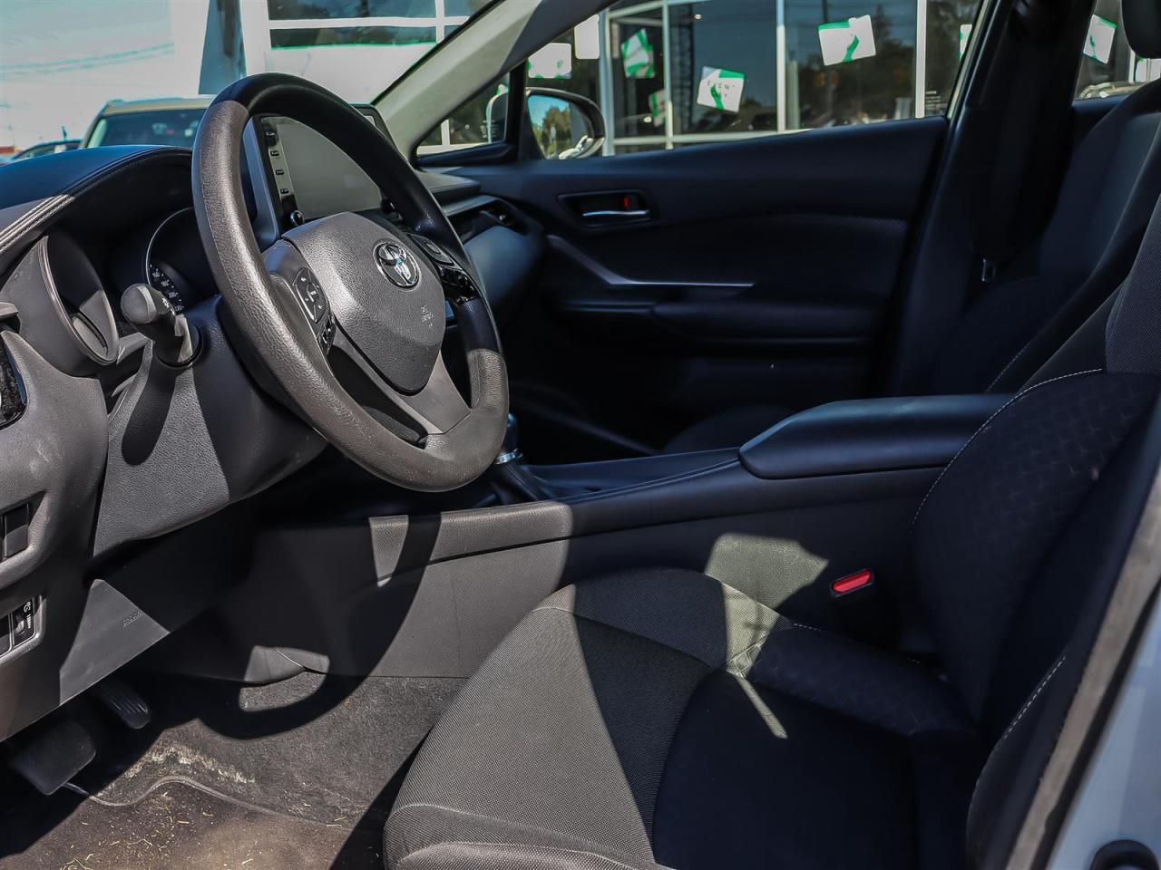 2021 Toyota C-HR XLE CLEAN CARFAX Photo