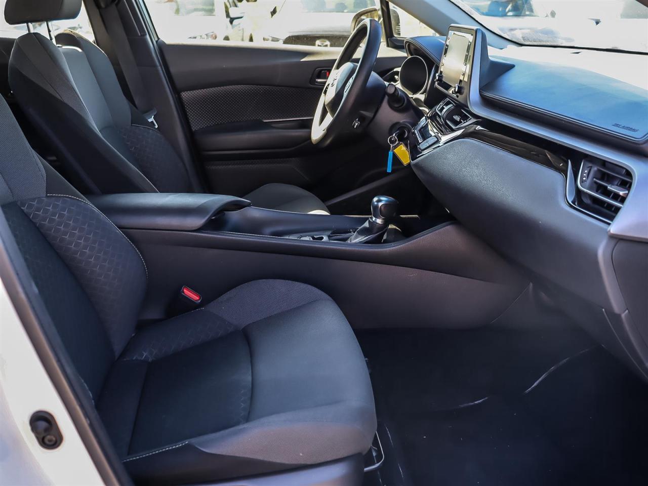 2021 Toyota C-HR XLE PREMIUM  NO ACCIDENT  APPLE CARPLAY  0 DOWN FI Photo