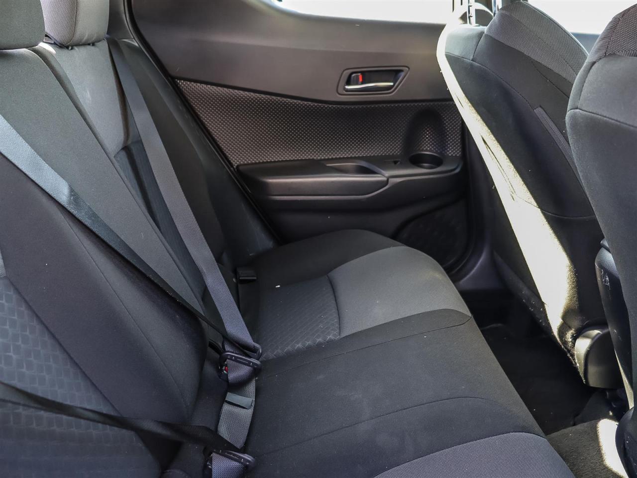 2021 Toyota C-HR XLE CLEAN CARFAX Photo