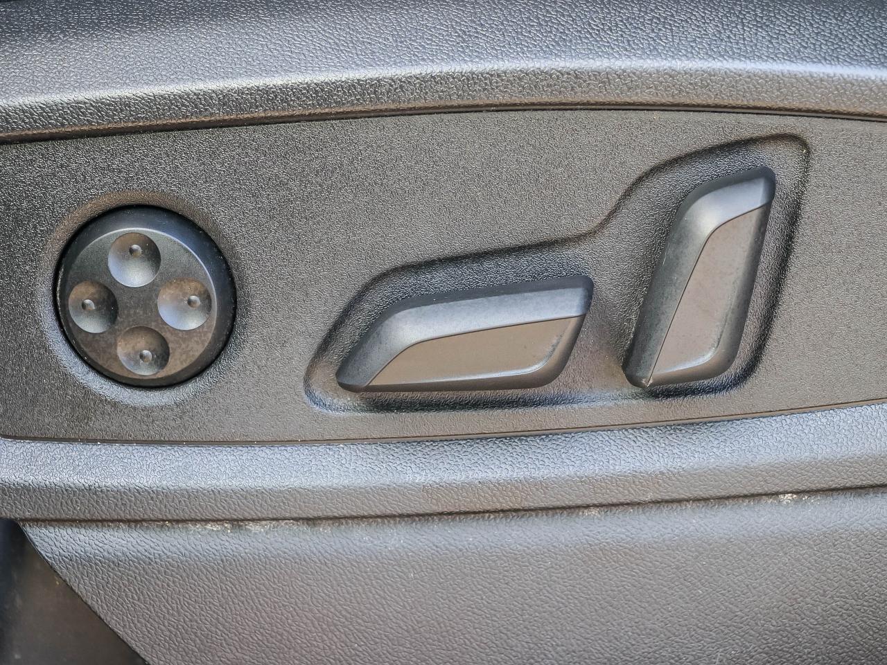 2022 Audi Q5 Sportback TECHNIK I NAVIGATION I HEATED FRONT AND REAR SEATS Photo