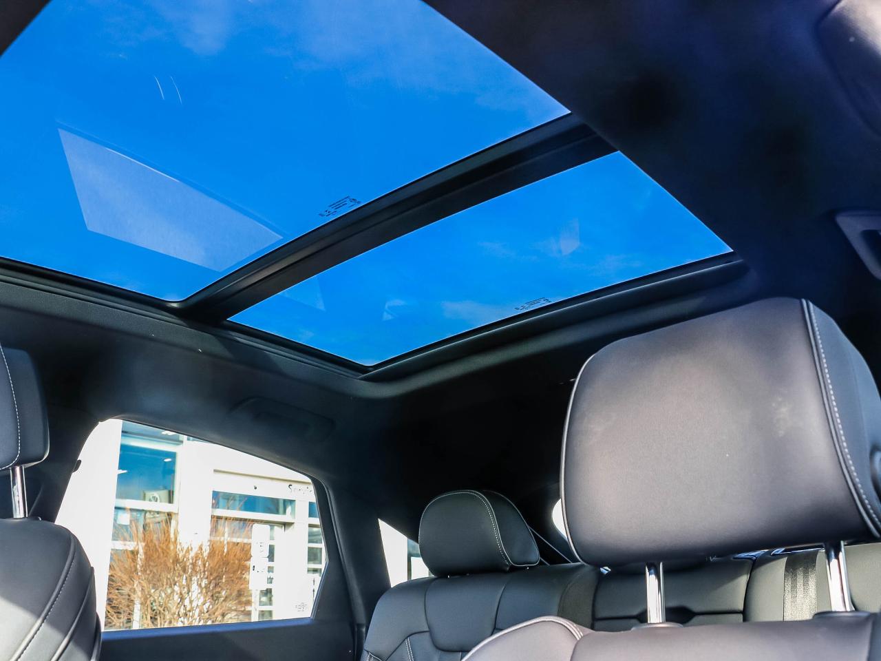 2022 Audi Q5 Sportback TECHNIK I NAVIGATION I HEATED FRONT AND REAR SEATS Photo