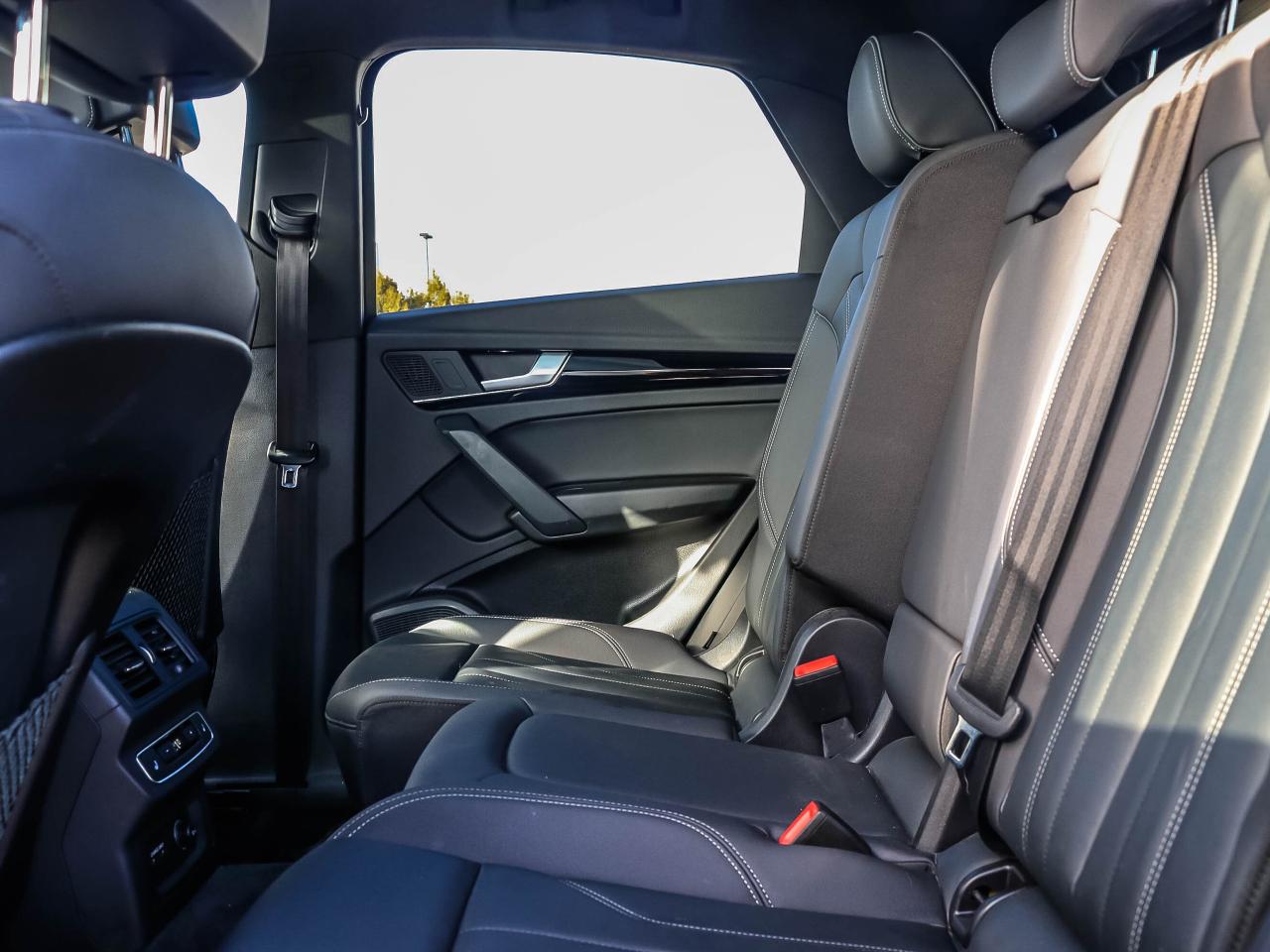 2022 Audi Q5 Sportback TECHNIK I NAVIGATION I HEATED FRONT AND REAR SEATS Photo