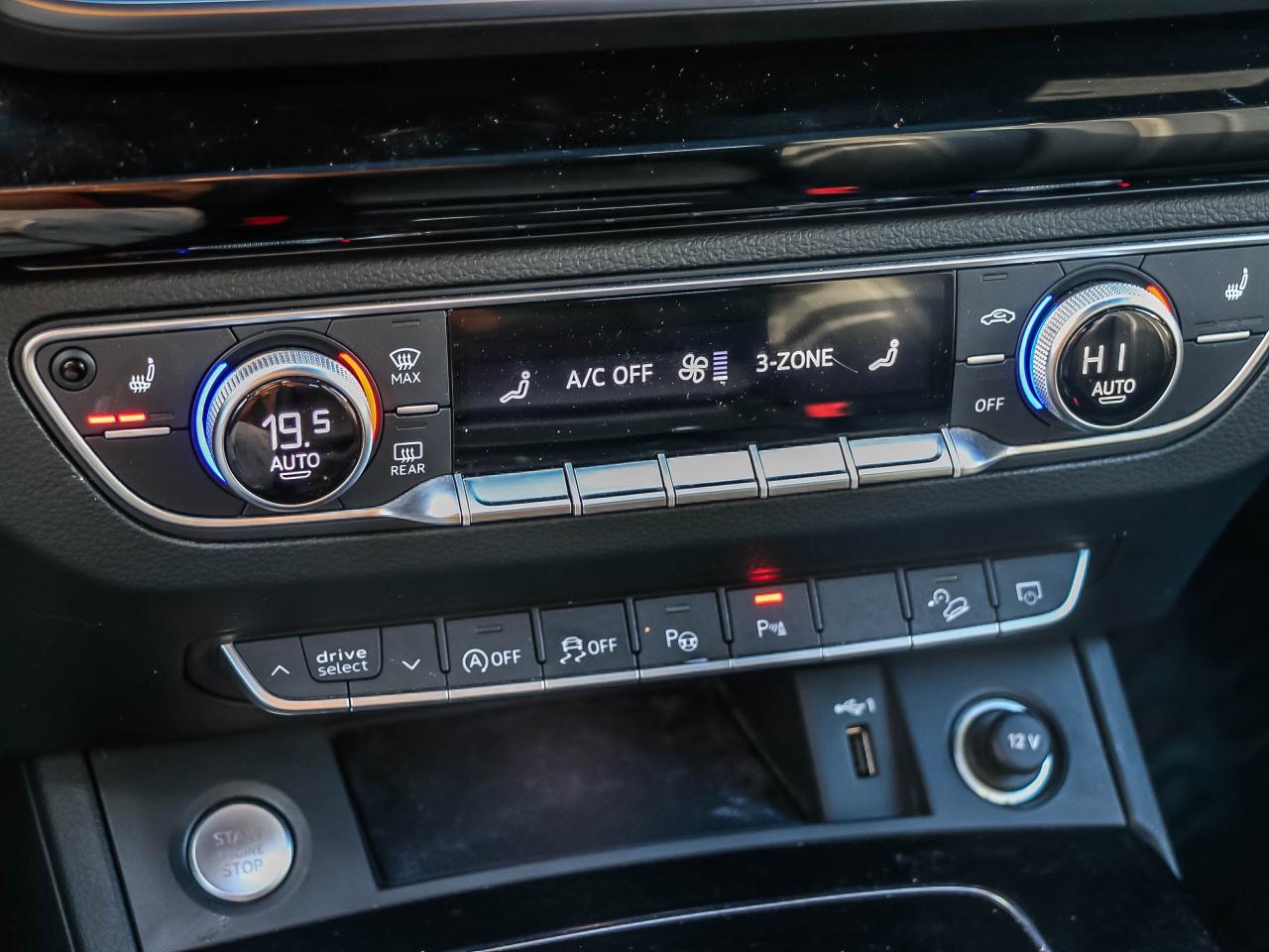 2022 Audi Q5 Sportback TECHNIK I NAVIGATION I HEATED FRONT AND REAR SEATS Photo