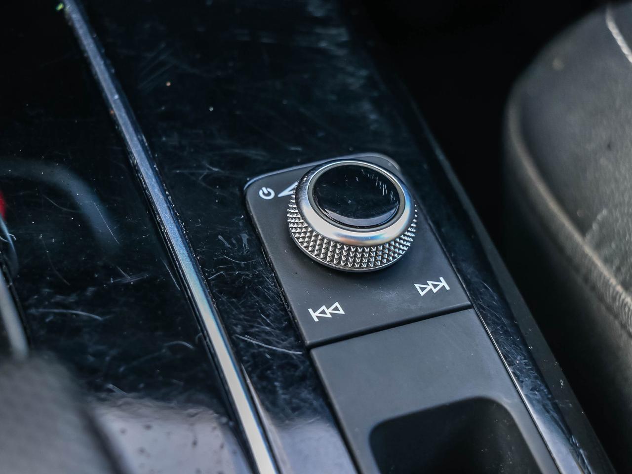 2022 Audi Q5 Sportback TECHNIK I NAVIGATION I HEATED FRONT AND REAR SEATS Photo