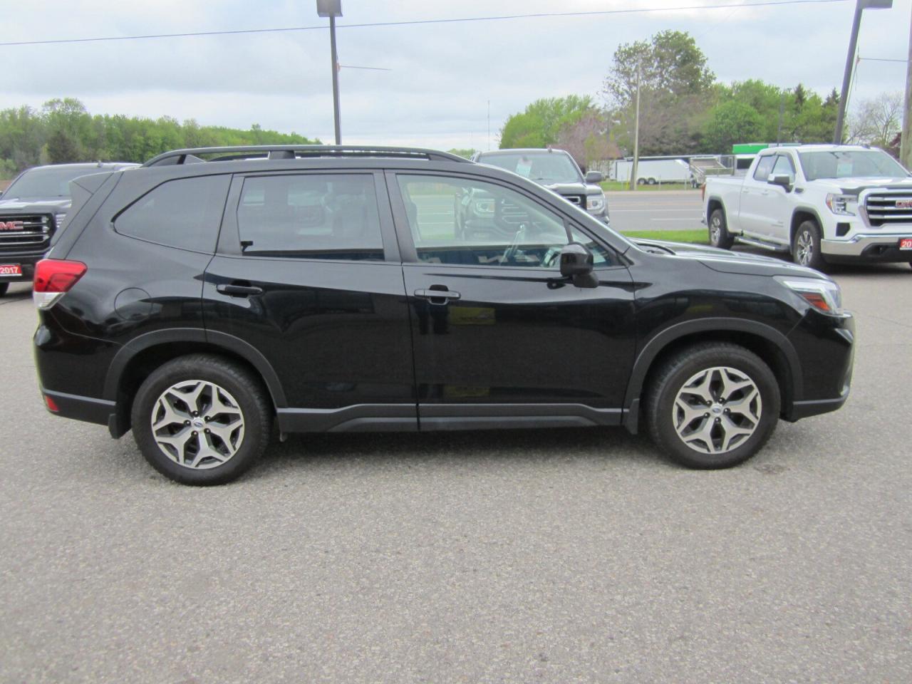 2020 Subaru Forester 2.5i Touring LOADED PANO ROOF NO ACCIDENTS Photo4