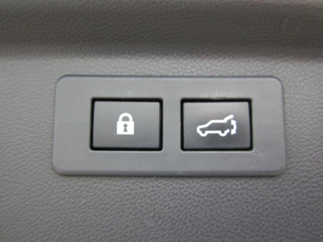 2020 Subaru Forester 2.5i Touring LOADED PANO ROOF NO ACCIDENTS Photo