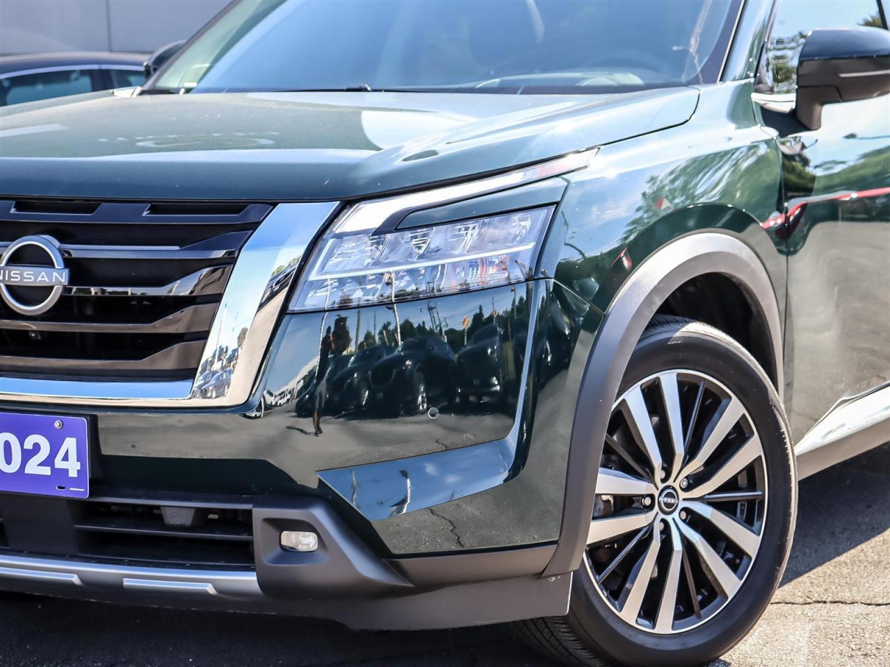 2024 Nissan Pathfinder Platinum AWD 7 PASSENGER TRAILER HITCH 1 OWNER CLE Photo