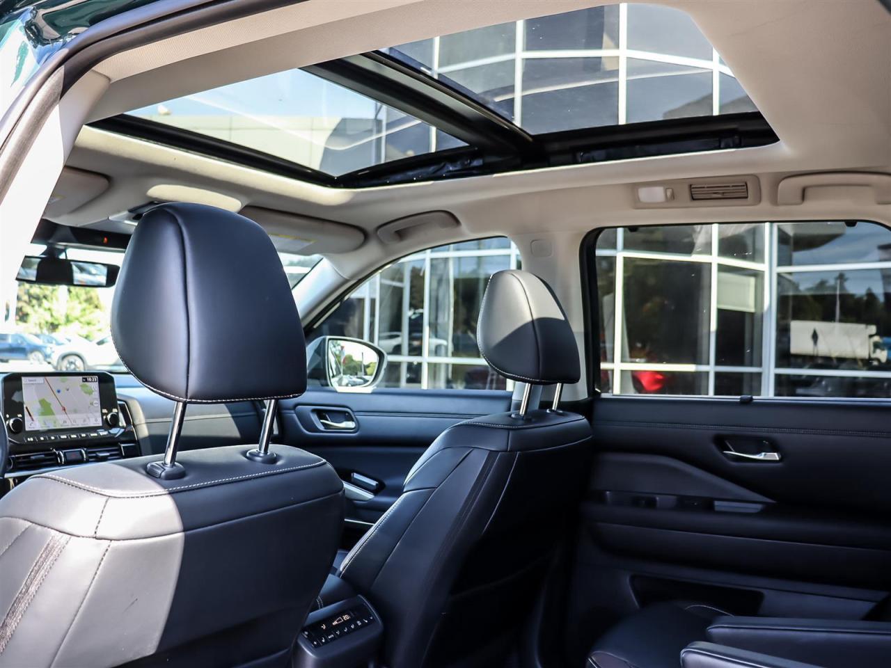 2024 Nissan Pathfinder Platinum AWD 7 PASSENGER TRAILER HITCH 1 OWNER CLE Photo