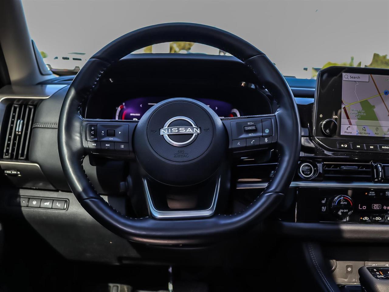 2024 Nissan Pathfinder Platinum AWD 7 PASSENGER TRAILER HITCH 1 OWNER CLE Photo