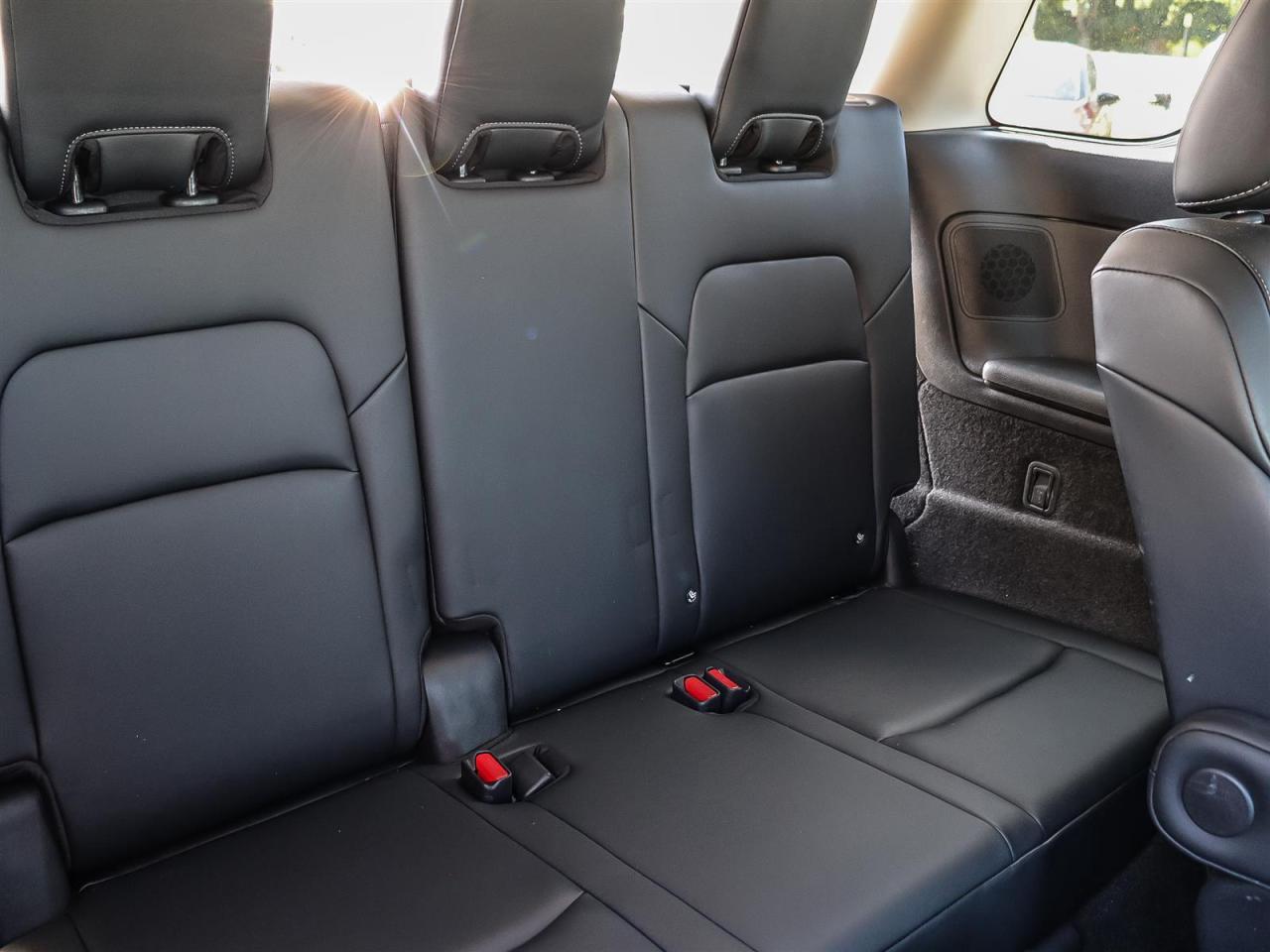 2024 Nissan Pathfinder Platinum AWD 7 PASSENGER TRAILER HITCH 1 OWNER CLE Photo