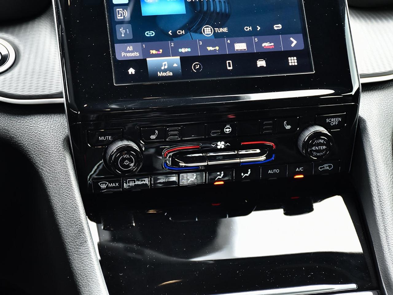 2024 Jeep Grand Cherokee ALTITUDE   HEATED SEATS AND WHEEL   REMOTE START Photo