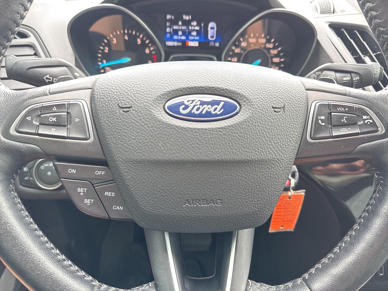 2018 Ford Escape SE, nav, backup cam Photo