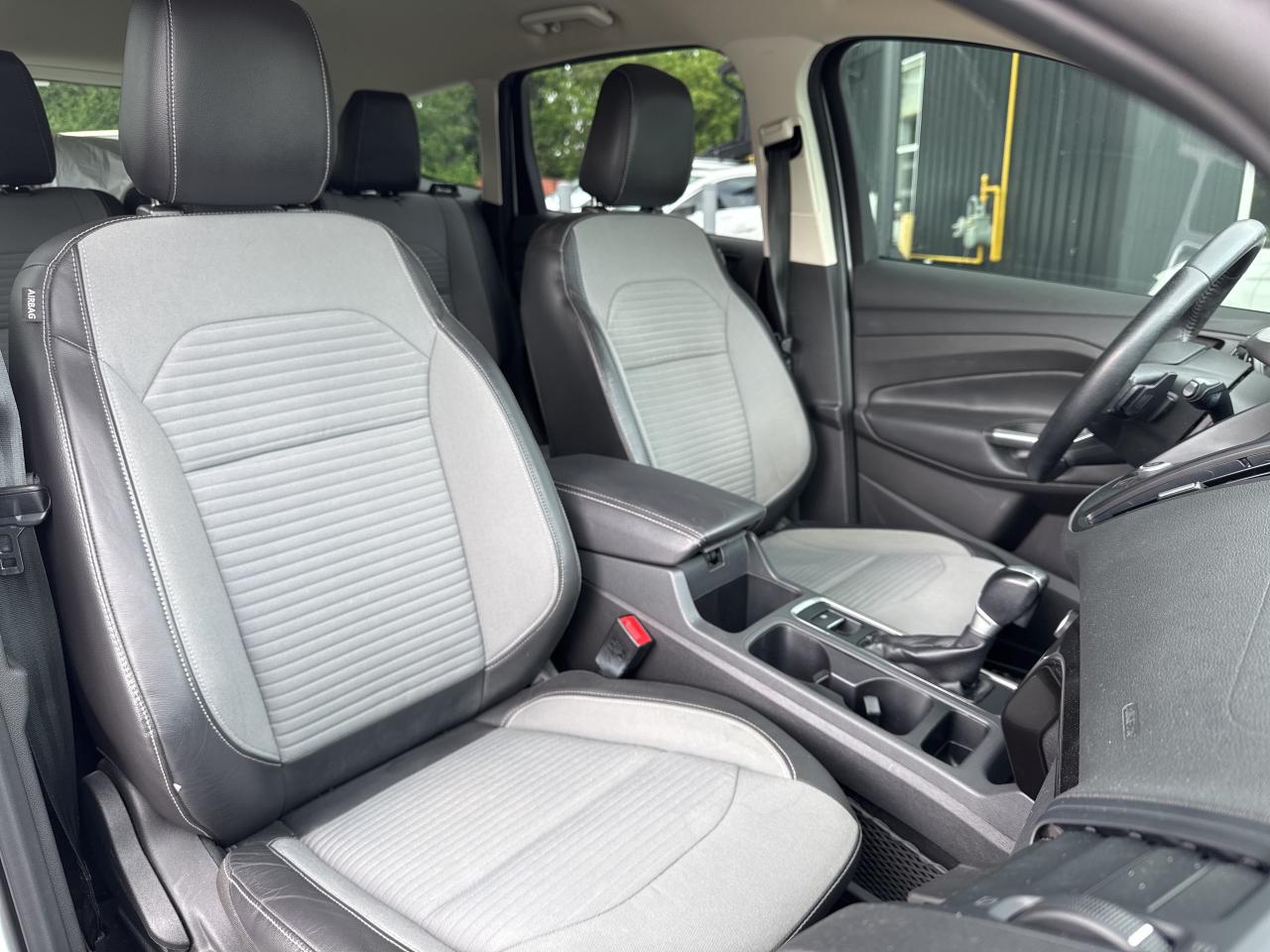 2018 Ford Escape SE, nav, backup cam Photo