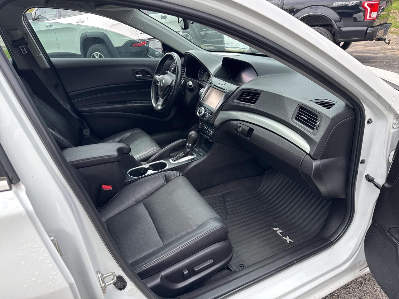 2017 Acura ILX Premium, Back Up Cam, Bluetooth Photo