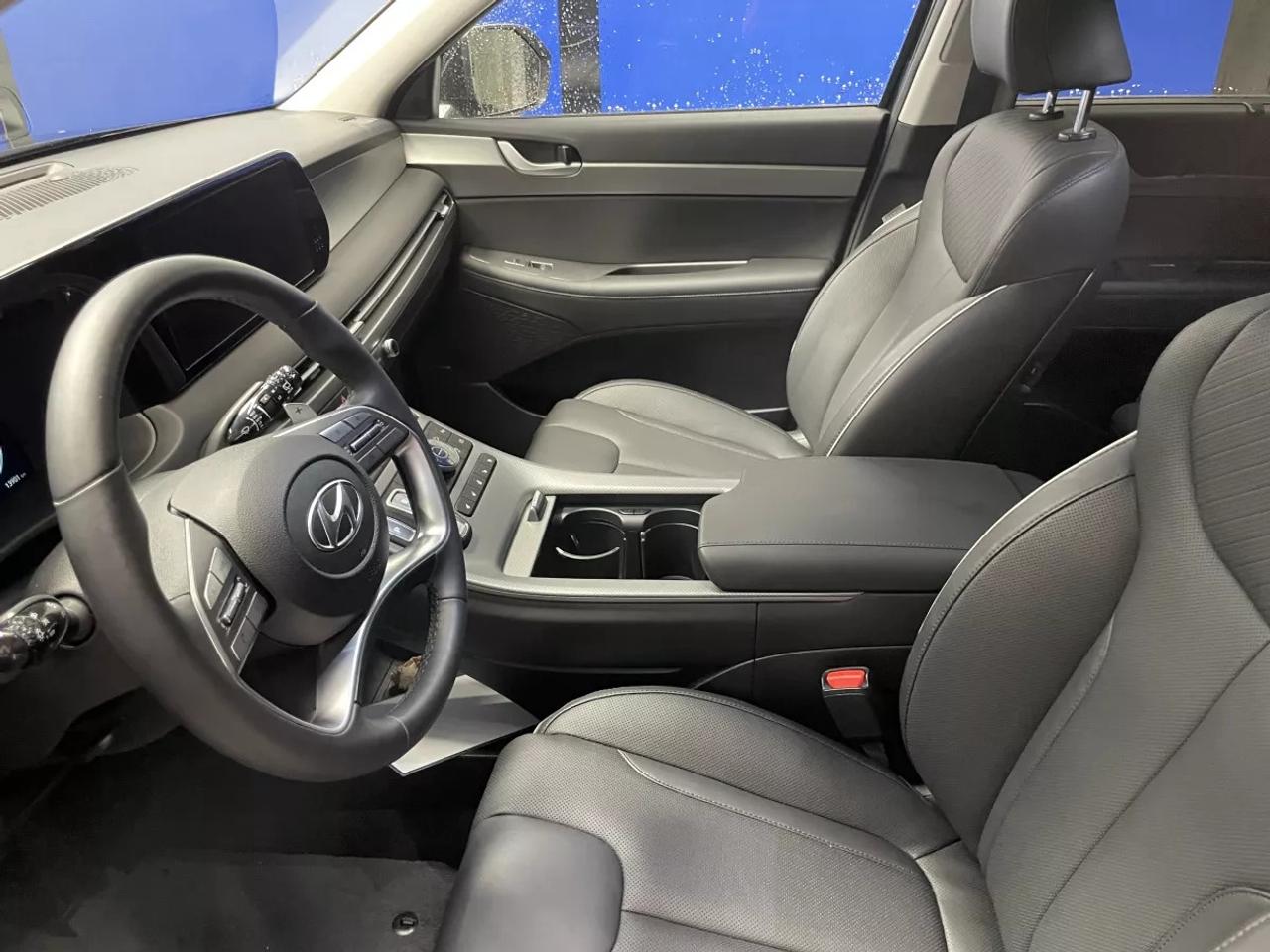 2025 Hyundai PALISADE URBAN   LEATHER  SUNROOF   HEATED SEATS   HEATED W Photo