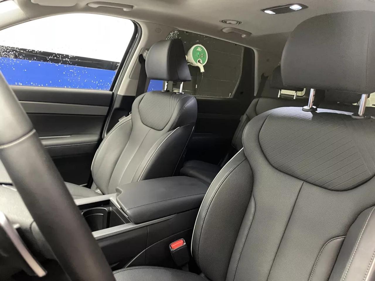 2025 Hyundai PALISADE URBAN   LEATHER  SUNROOF   HEATED SEATS   HEATED W Photo