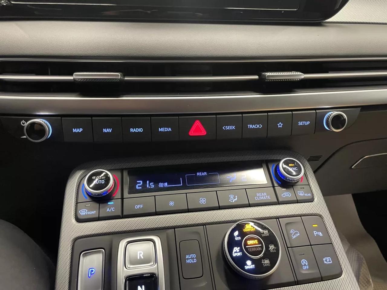 2025 Hyundai PALISADE URBAN   LEATHER  SUNROOF   HEATED SEATS   HEATED W Photo