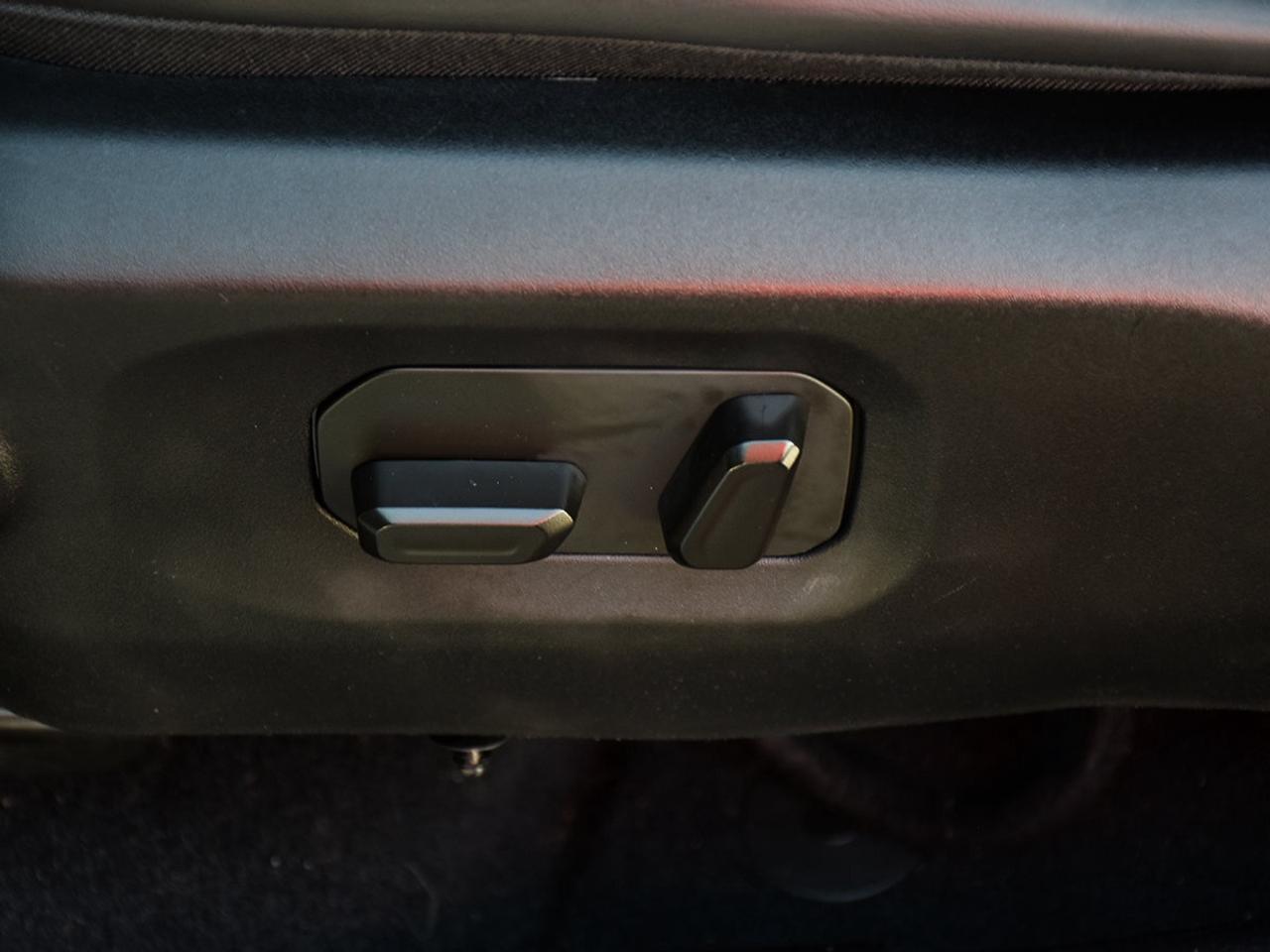 2024 Jeep Wrangler RUBICON X   X PACKAGE   HEATED SEATS AND WHEEL   A Photo