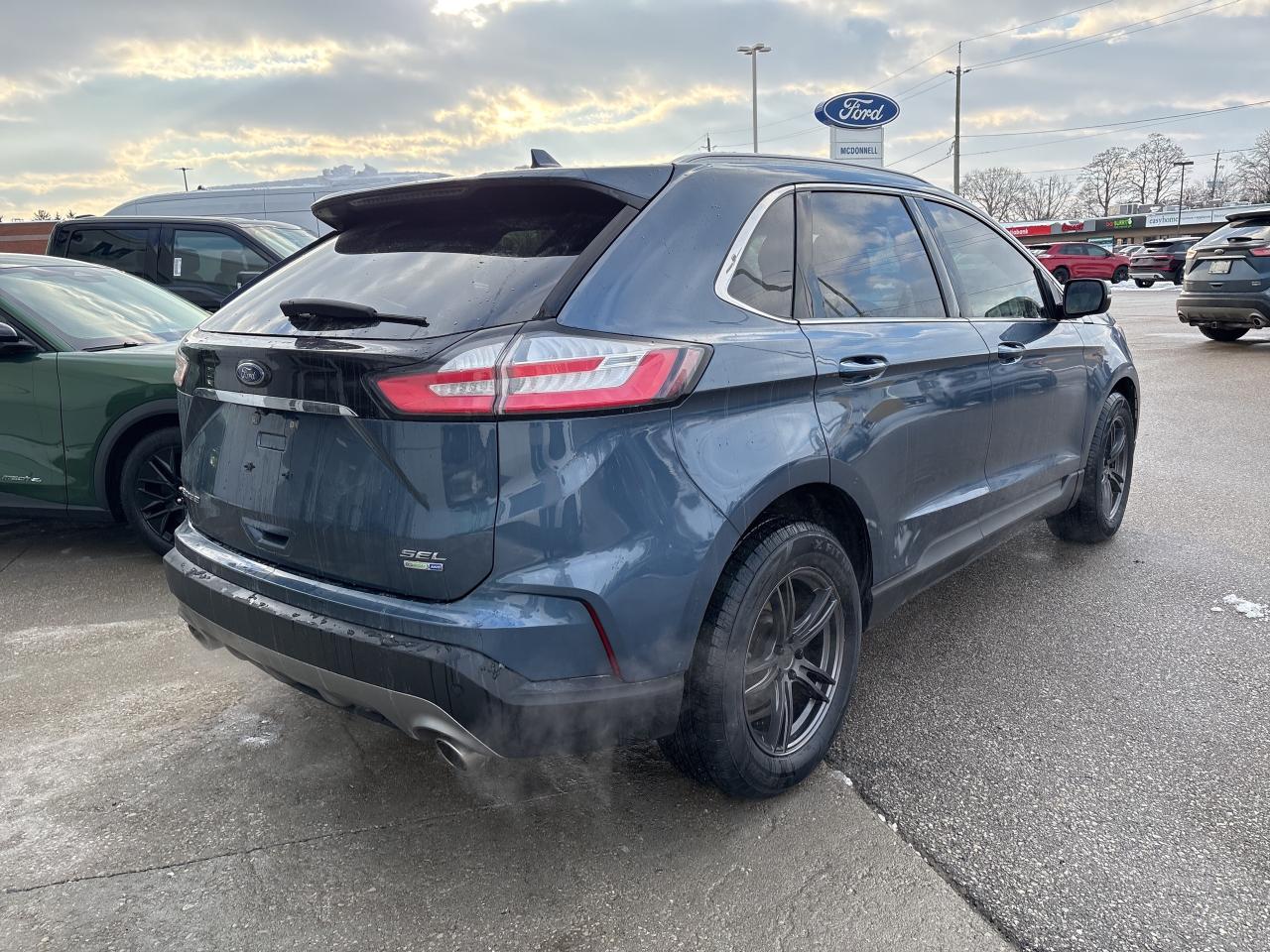 2019 Ford Edge SEL Photo3