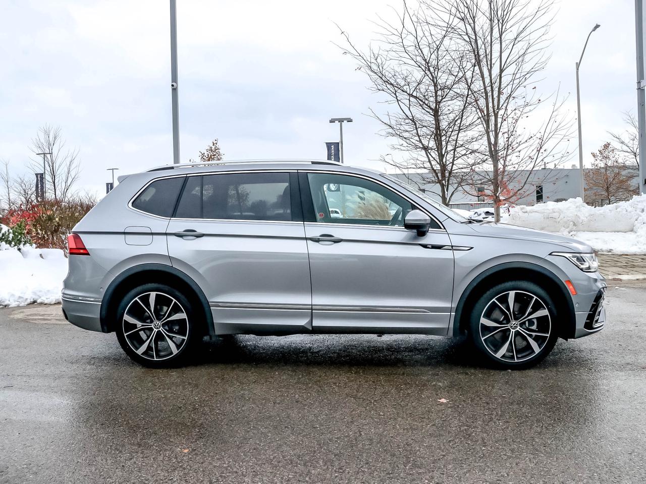 2024 Volkswagen Tiguan HIGHLINE R-LINE 4MOTION Photo