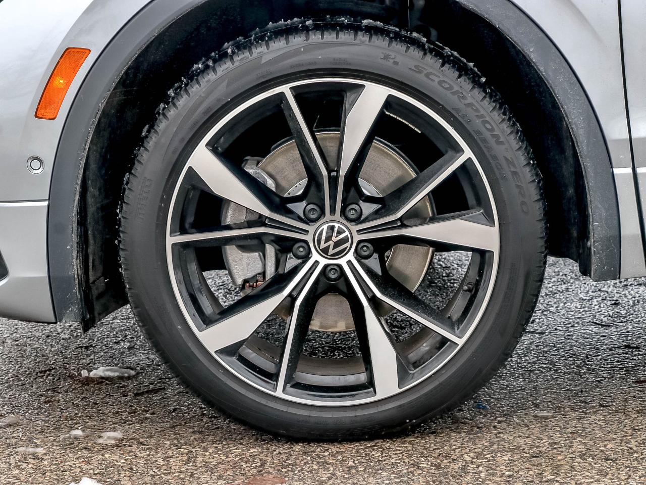 2024 Volkswagen Tiguan HIGHLINE R-LINE 4MOTION Photo