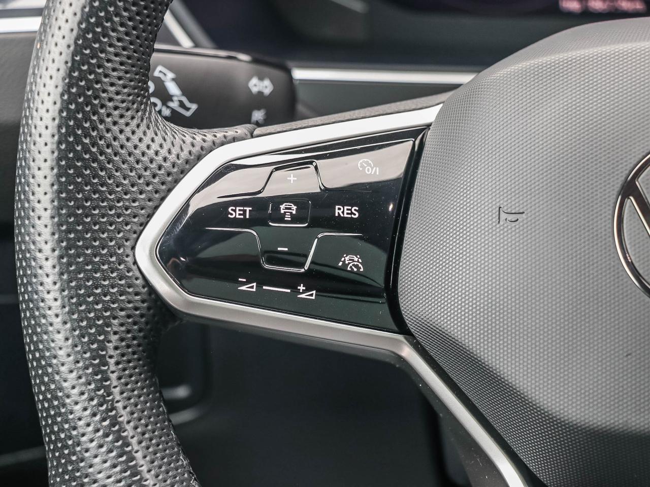 2024 Volkswagen Tiguan HIGHLINE R-LINE 4MOTION Photo