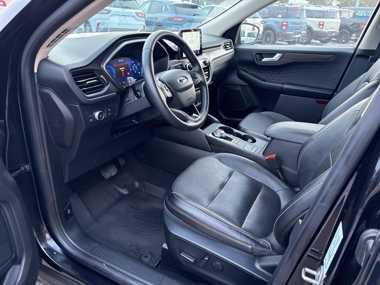 2020 Ford Escape Titanium Hybrid Photo