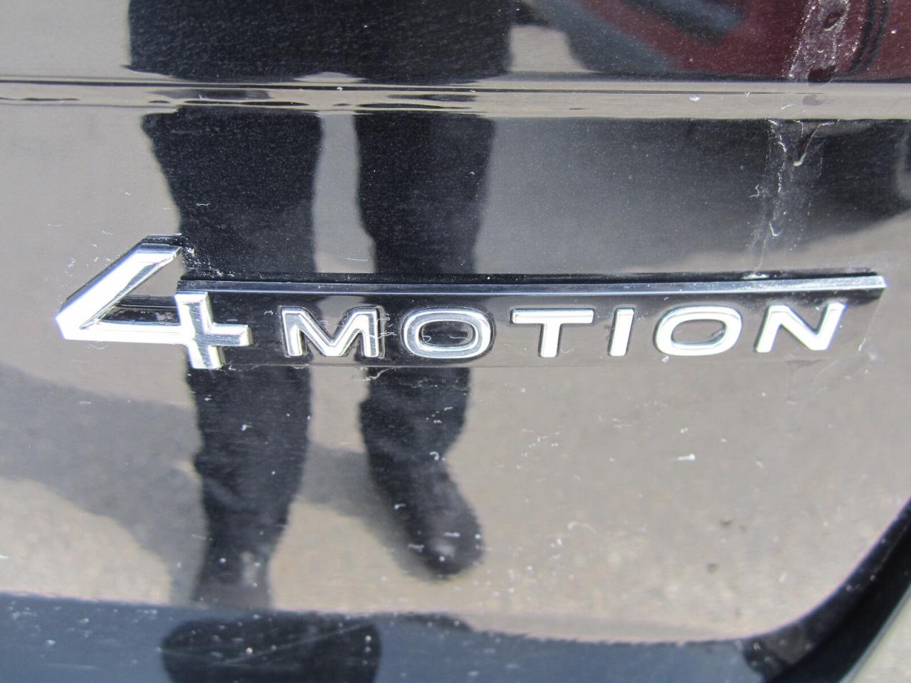 2024 Volkswagen Tiguan Highline R-Line 4MOTION NO ACCIDENTS Photo