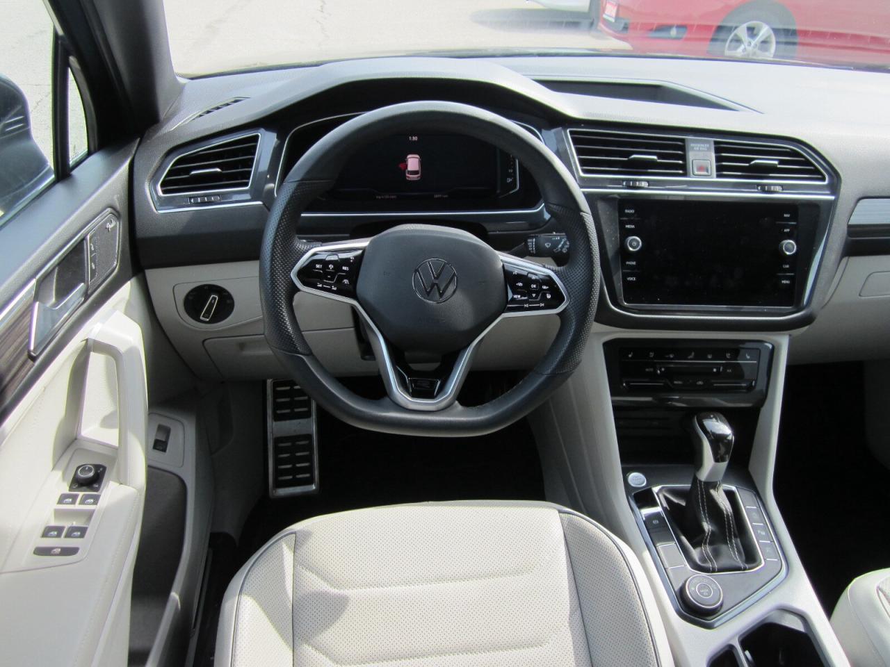 2024 Volkswagen Tiguan Highline R-Line 4MOTION NO ACCIDENTS Photo