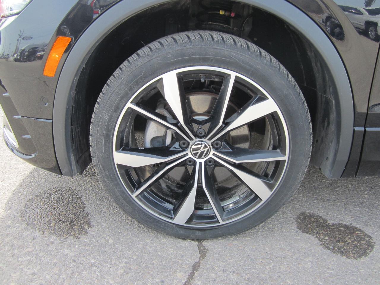 2024 Volkswagen Tiguan Highline R-Line 4MOTION NO ACCIDENTS Photo