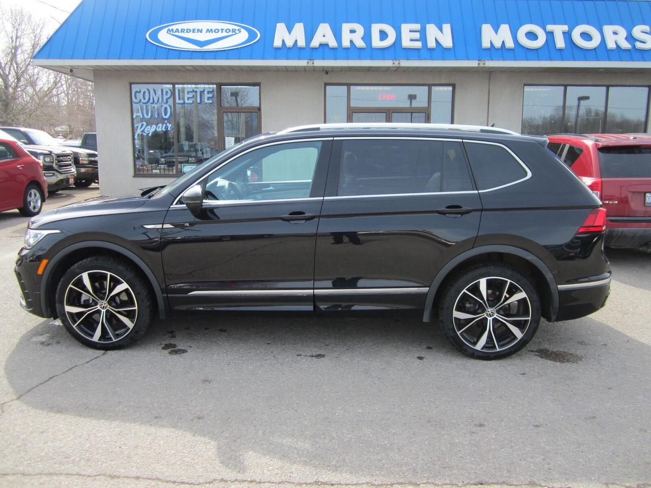 2024 Volkswagen Tiguan Highline R-Line 4MOTION NO ACCIDENTS Photo2