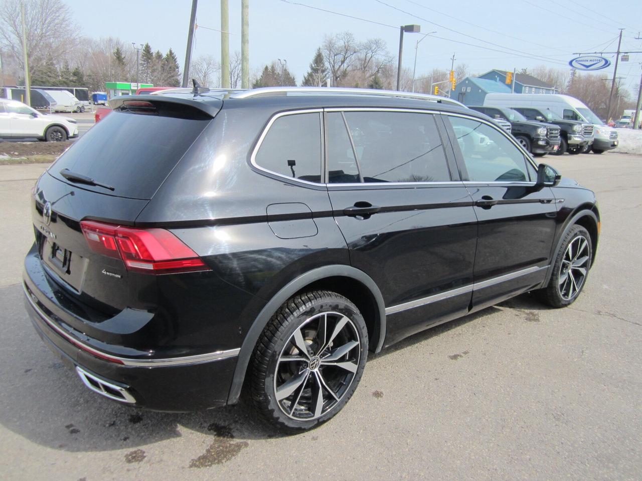 2024 Volkswagen Tiguan Highline R-Line 4MOTION NO ACCIDENTS Photo