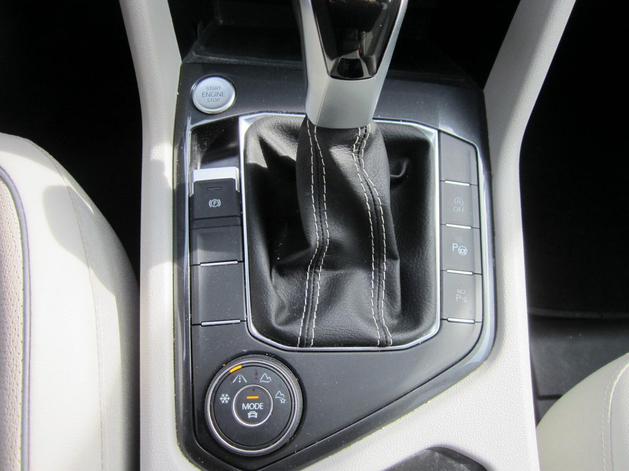 2024 Volkswagen Tiguan Highline R-Line 4MOTION NO ACCIDENTS Photo