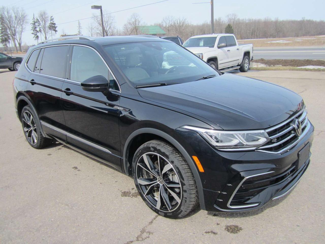 2024 Volkswagen Tiguan Highline RLine NO ACCIDENTS! 1 PRICE ONLY! NO FEES Photo