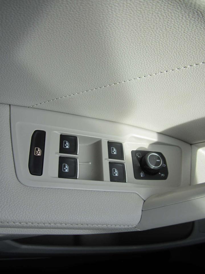 2024 Volkswagen Tiguan Highline RLine NO ACCIDENTS! 1 PRICE ONLY! NO FEES Photo