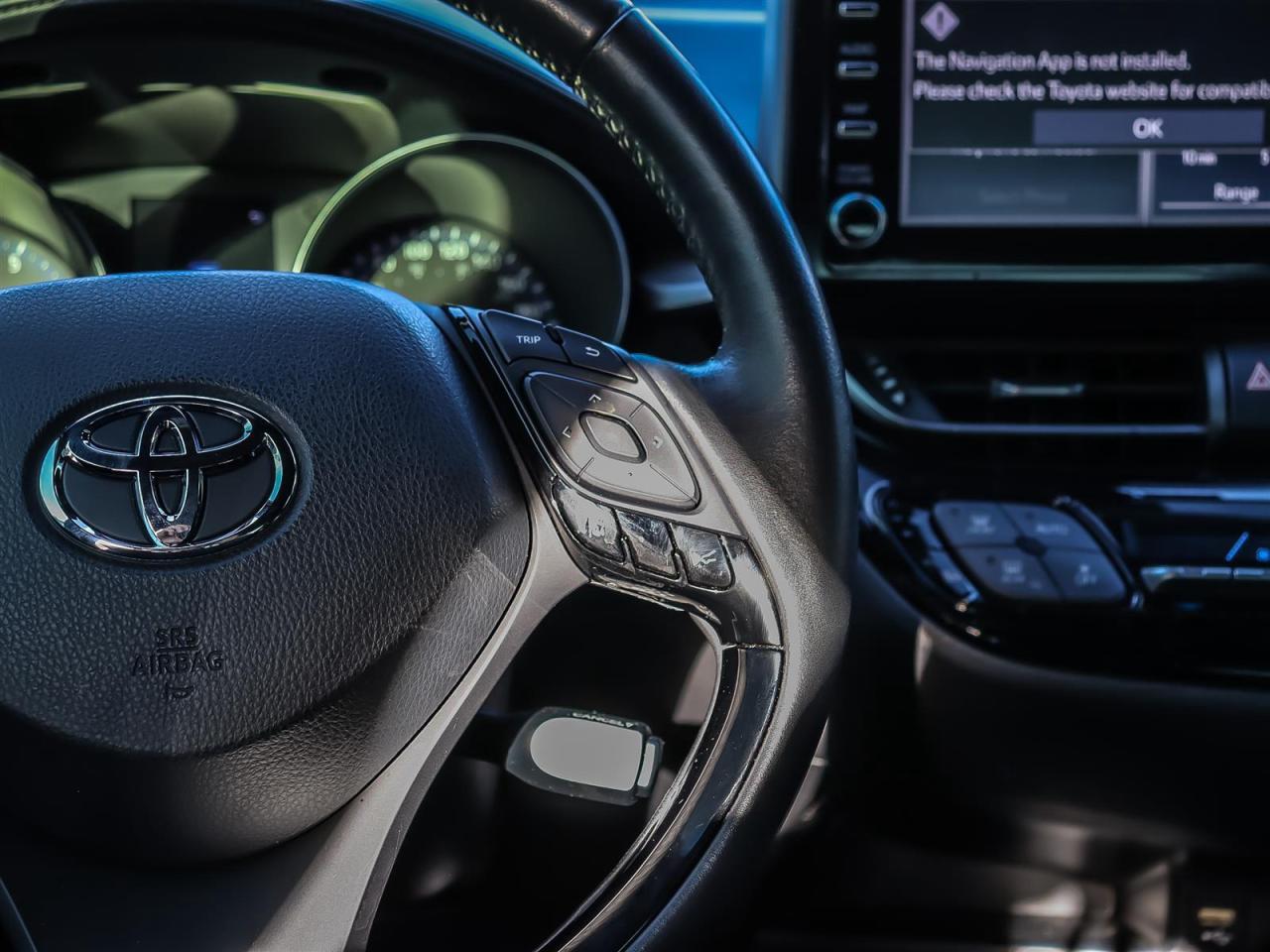 2021 Toyota C-HR One Owner No Accident  Apple Carplay  Heated Seats Photo