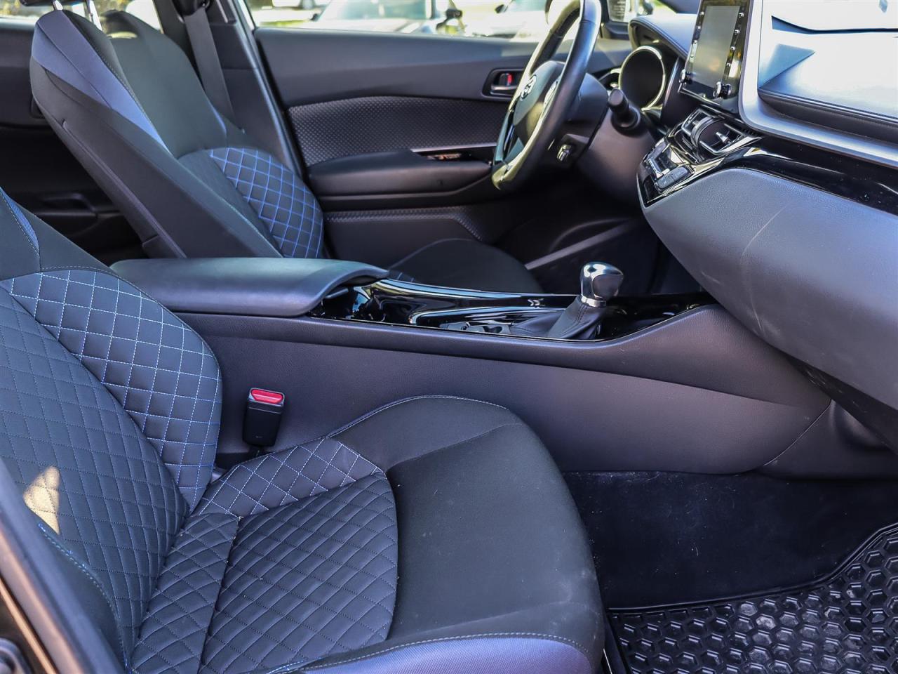 2021 Toyota C-HR One Owner No Accident  Apple Carplay  Heated Seats Photo