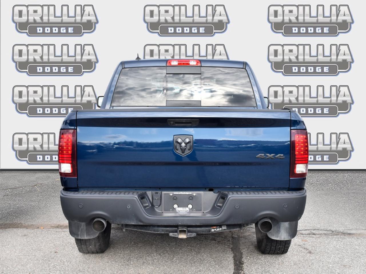 2023 RAM 1500 Classic WARLOCK Photo3