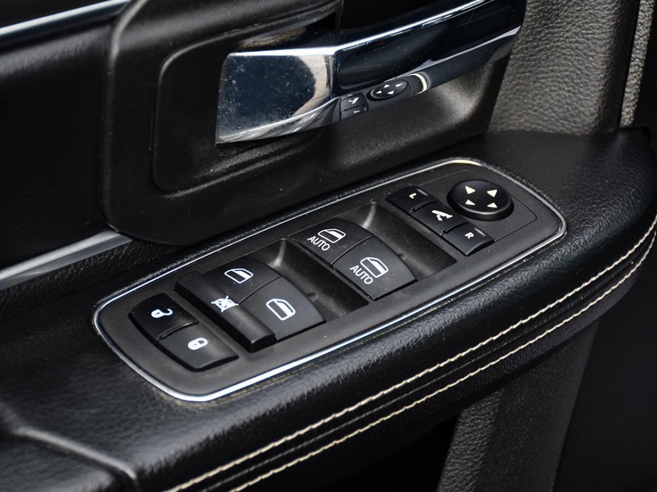 2023 RAM 1500 Classic WARLOCK Photo