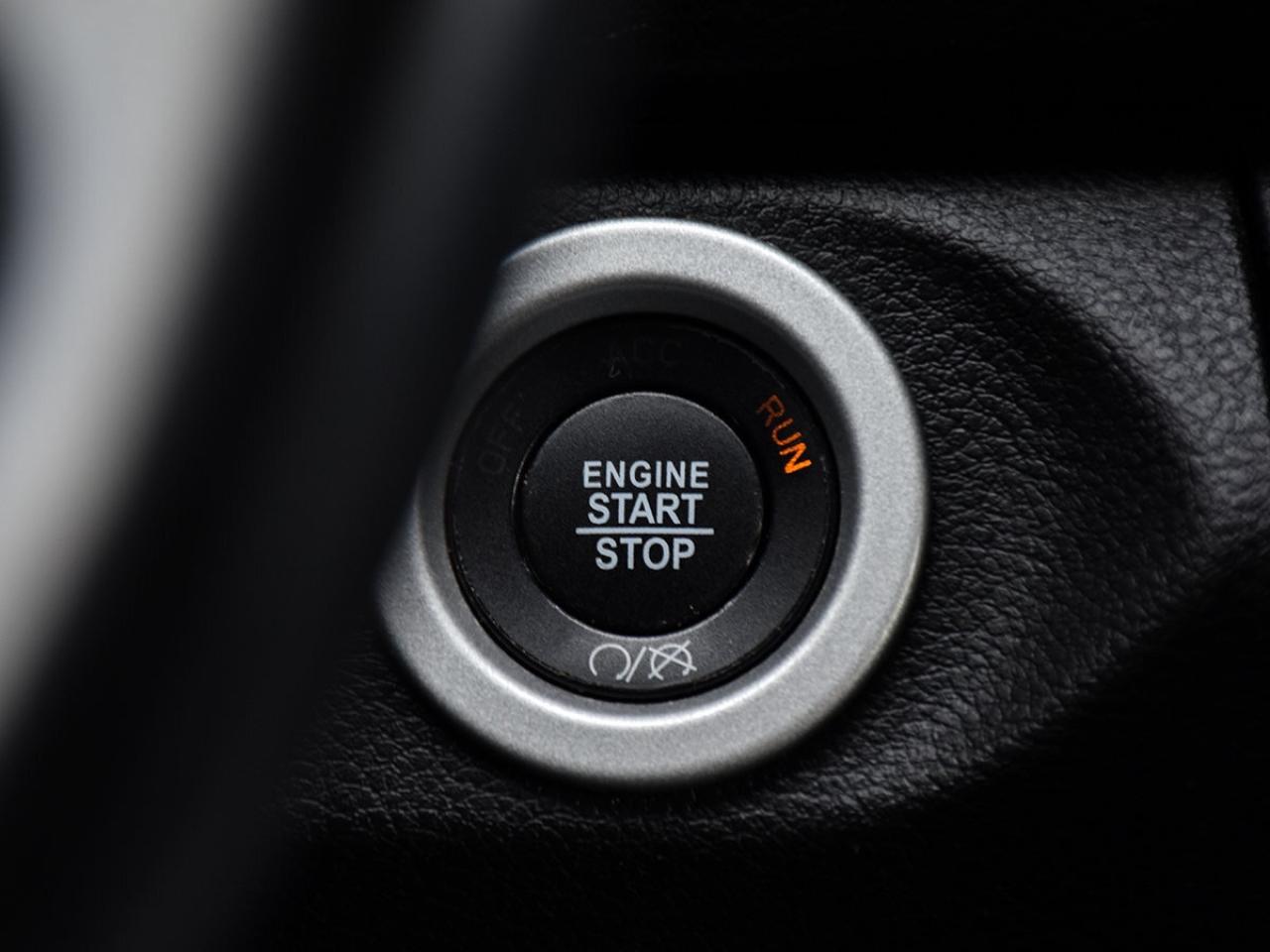 2023 RAM 1500 Classic WARLOCK Photo