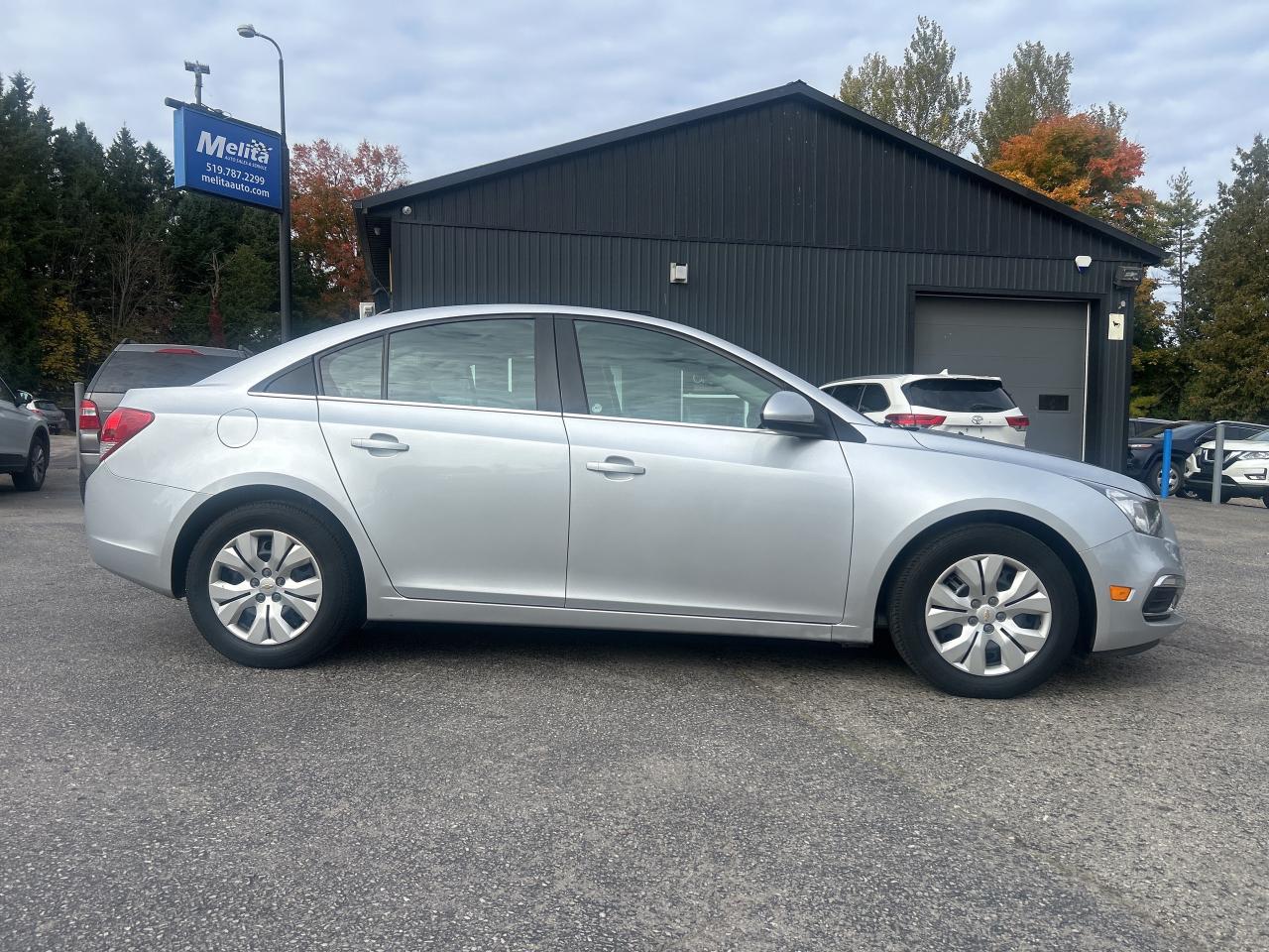 2016 Chevrolet Cruze LT, Bluetooth, Back Up Cam Photo3