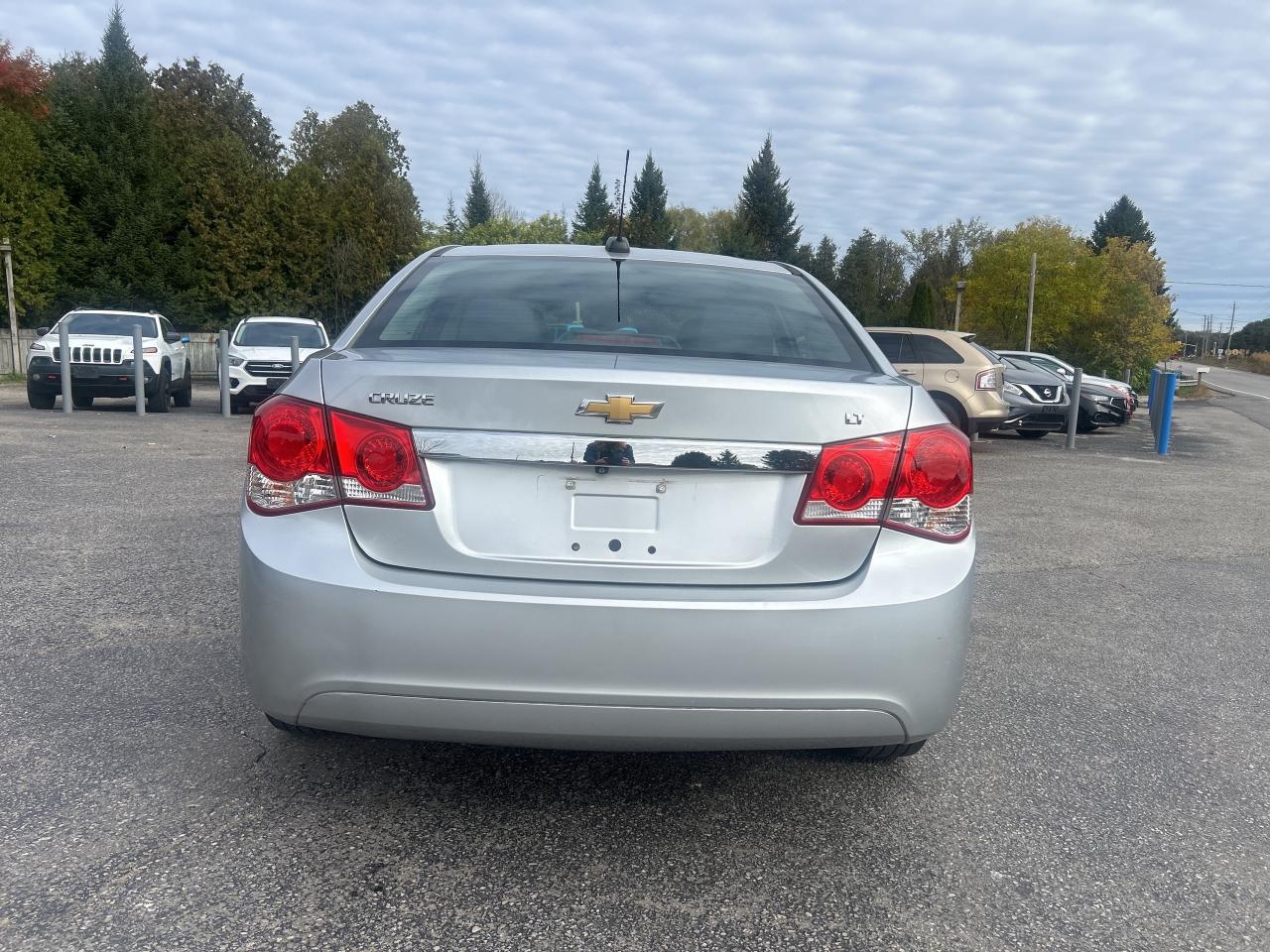 2016 Chevrolet Cruze LT, Bluetooth, Back Up Cam Photo
