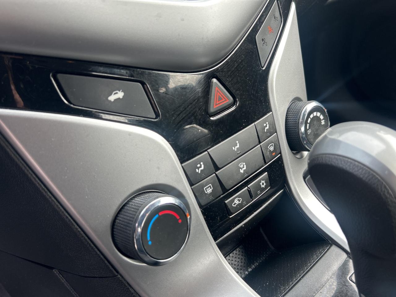 2016 Chevrolet Cruze LT, Bluetooth, Back Up Cam Photo