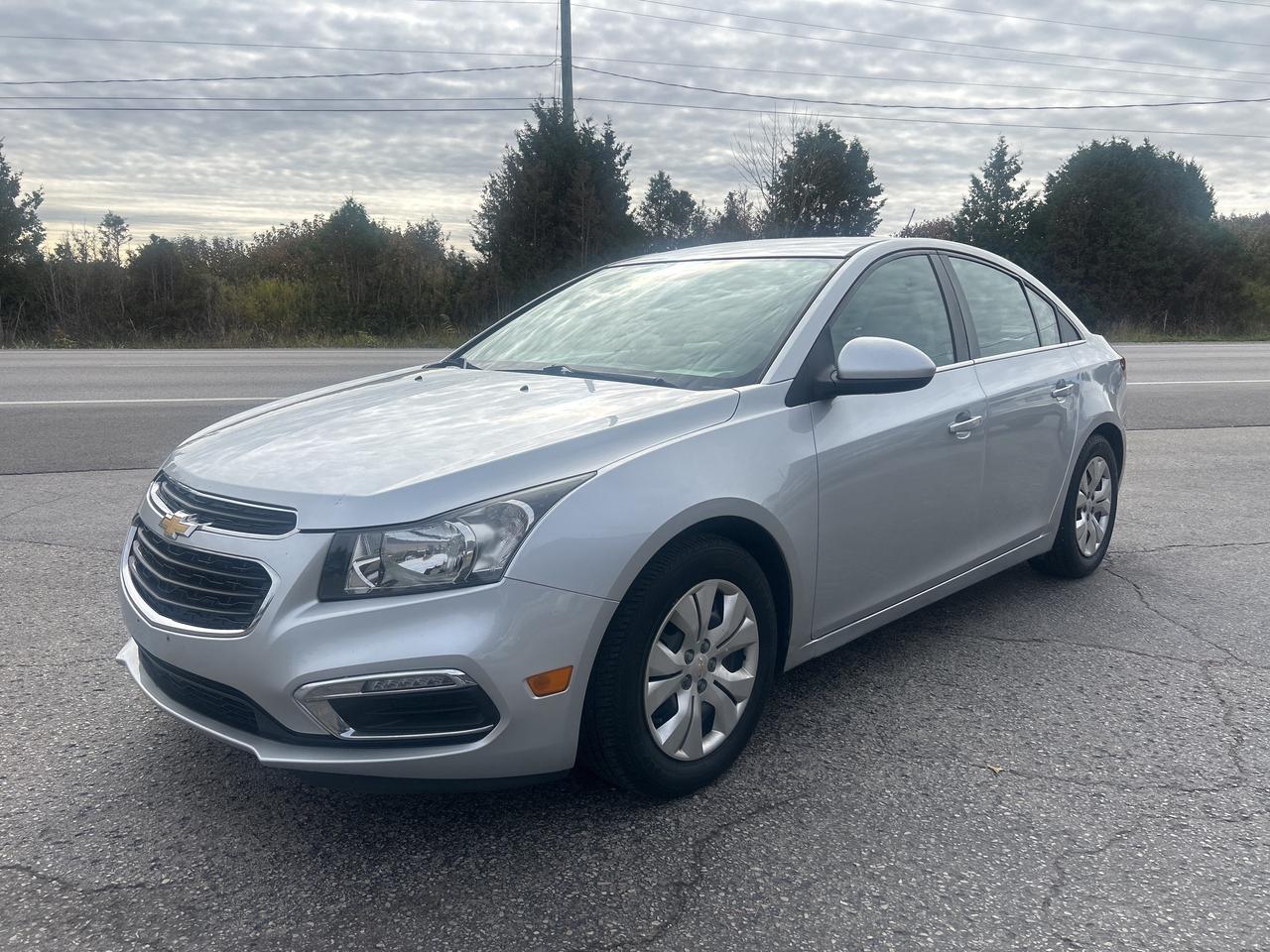 2016 Chevrolet Cruze LT, Bluetooth, Back Up Cam Photo