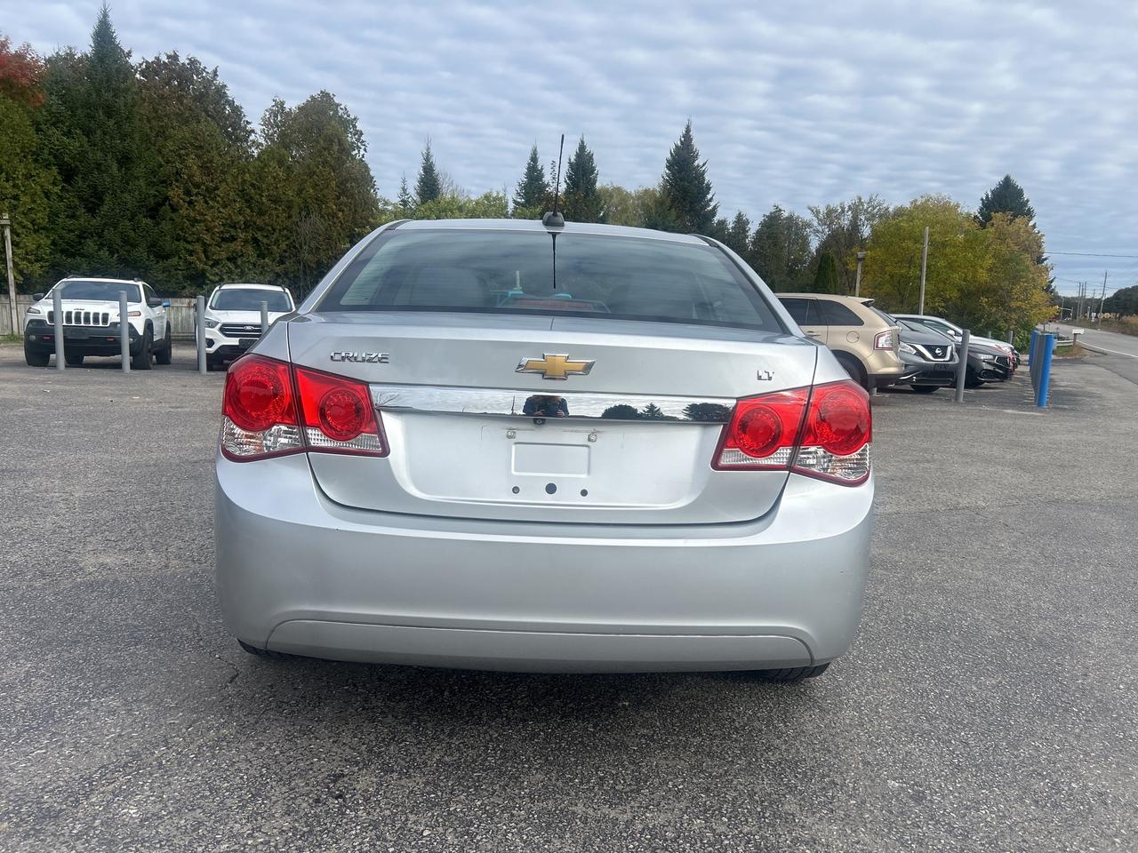 2016 Chevrolet Cruze LT, Bluetooth, Back Up Cam Photo